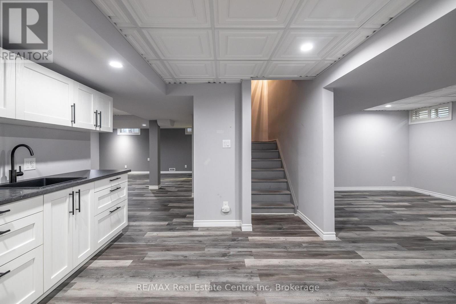 27 Colborn Street, Guelph, Ontario  N1G 2M4 - Photo 32 - X12194580