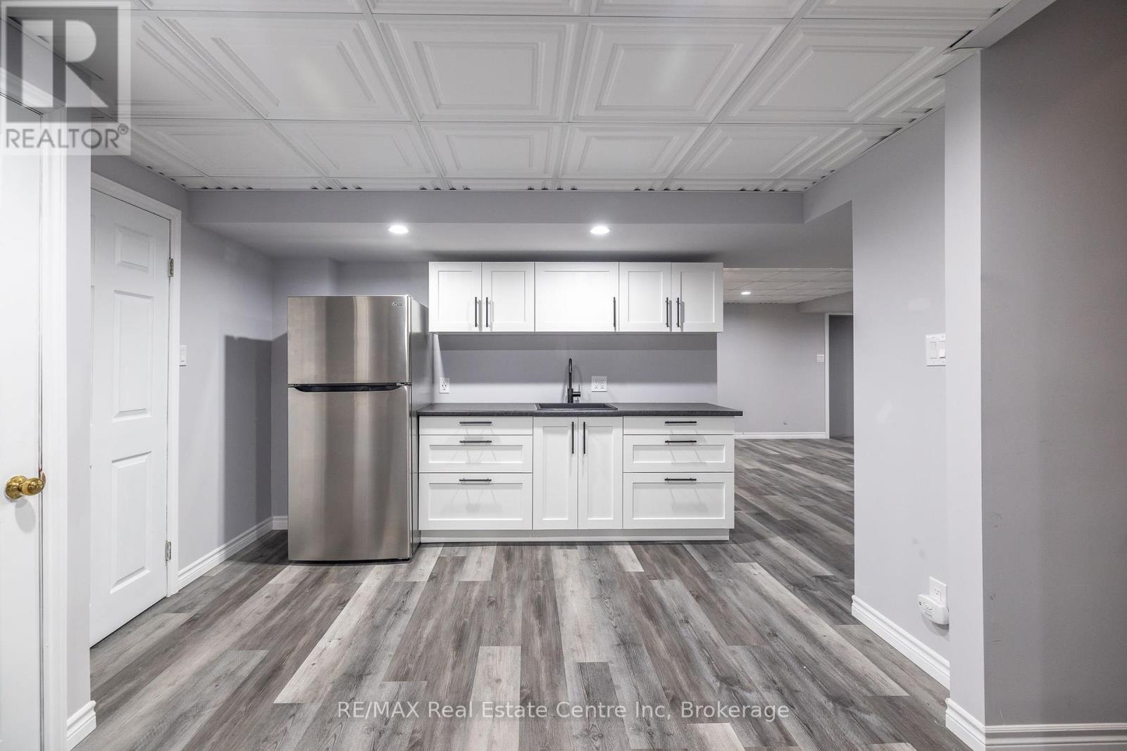 27 Colborn Street, Guelph, Ontario  N1G 2M4 - Photo 33 - X12194580