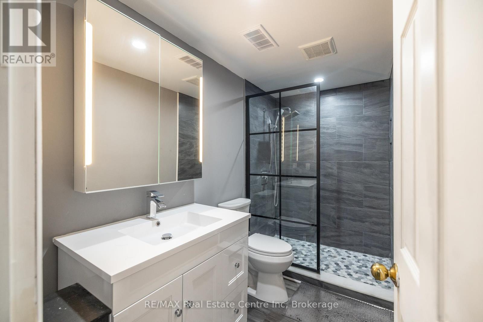 27 Colborn Street, Guelph, Ontario  N1G 2M4 - Photo 36 - X12194580