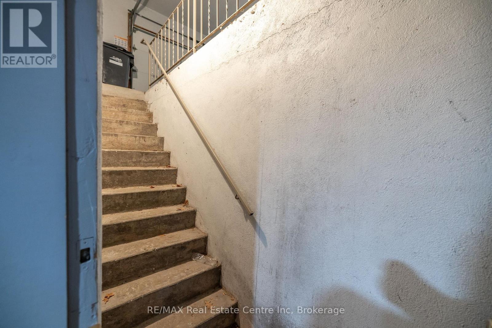 27 Colborn Street, Guelph, Ontario  N1G 2M4 - Photo 37 - X12194580