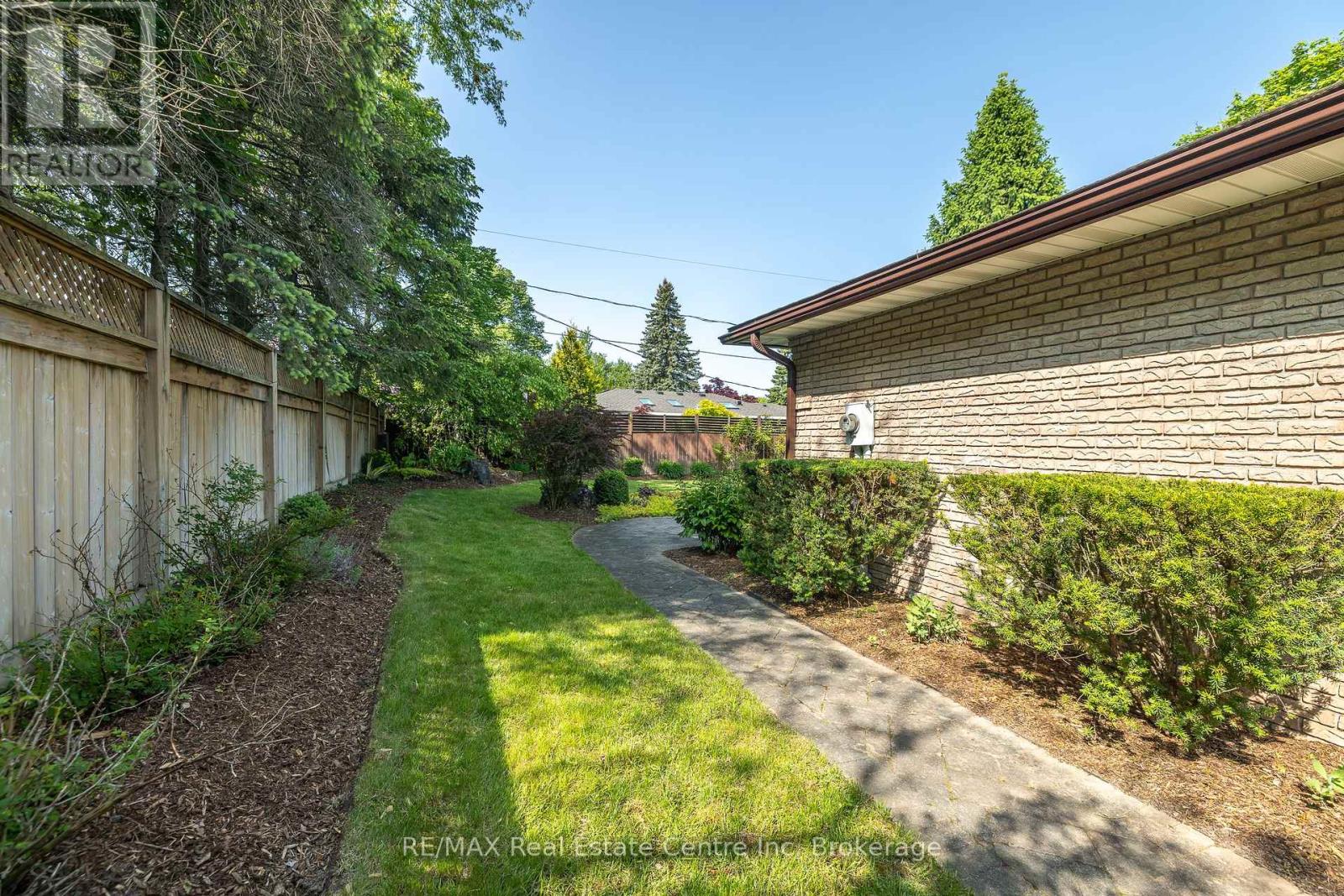 27 Colborn Street, Guelph, Ontario  N1G 2M4 - Photo 38 - X12194580