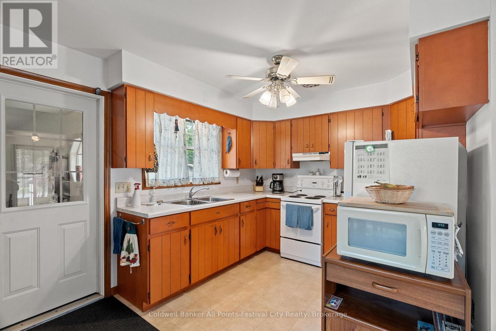 305 Warren Street, Goderich, Ontario N7A 4G1 - Photo 13 - X12194764