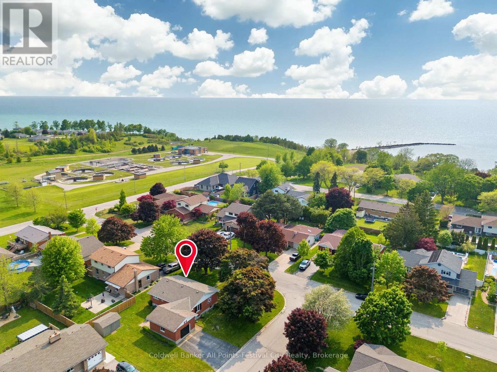 305 Warren Street, Goderich, Ontario N7A 4G1 - Photo 3 - X12194764