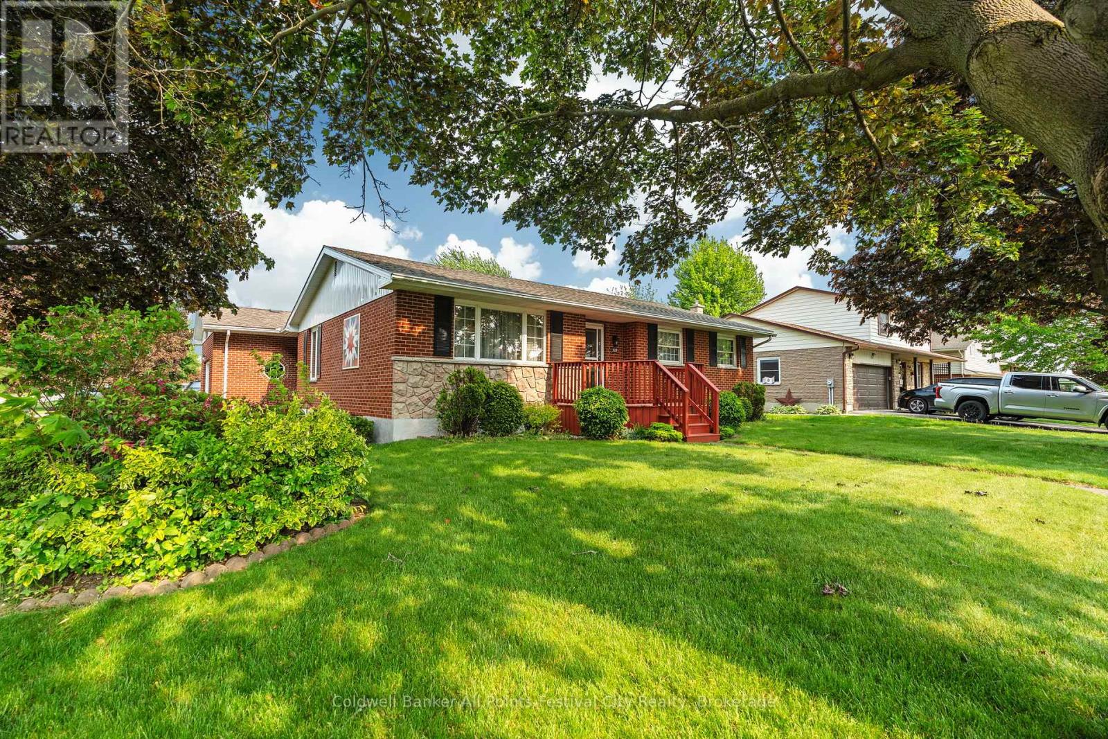 305 Warren Street, Goderich, Ontario  N7A 4G1 - Photo 5 - X12194764