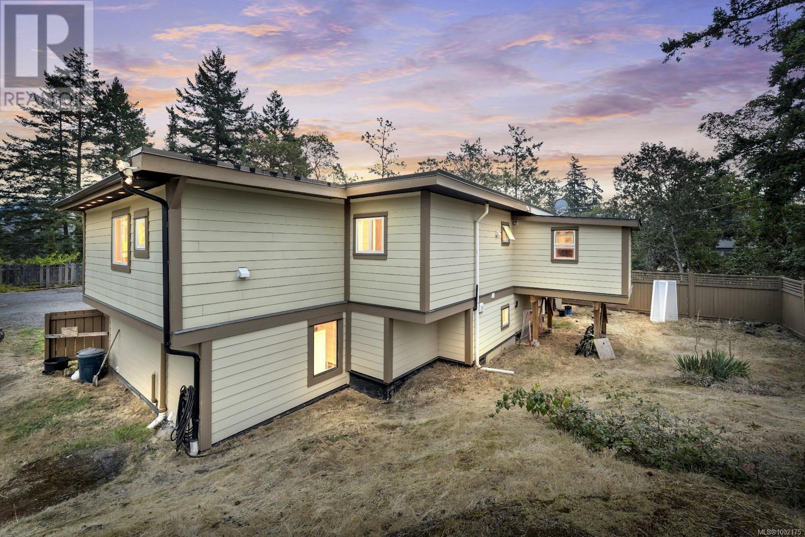 Property at 2586 Rainville Rd image 2