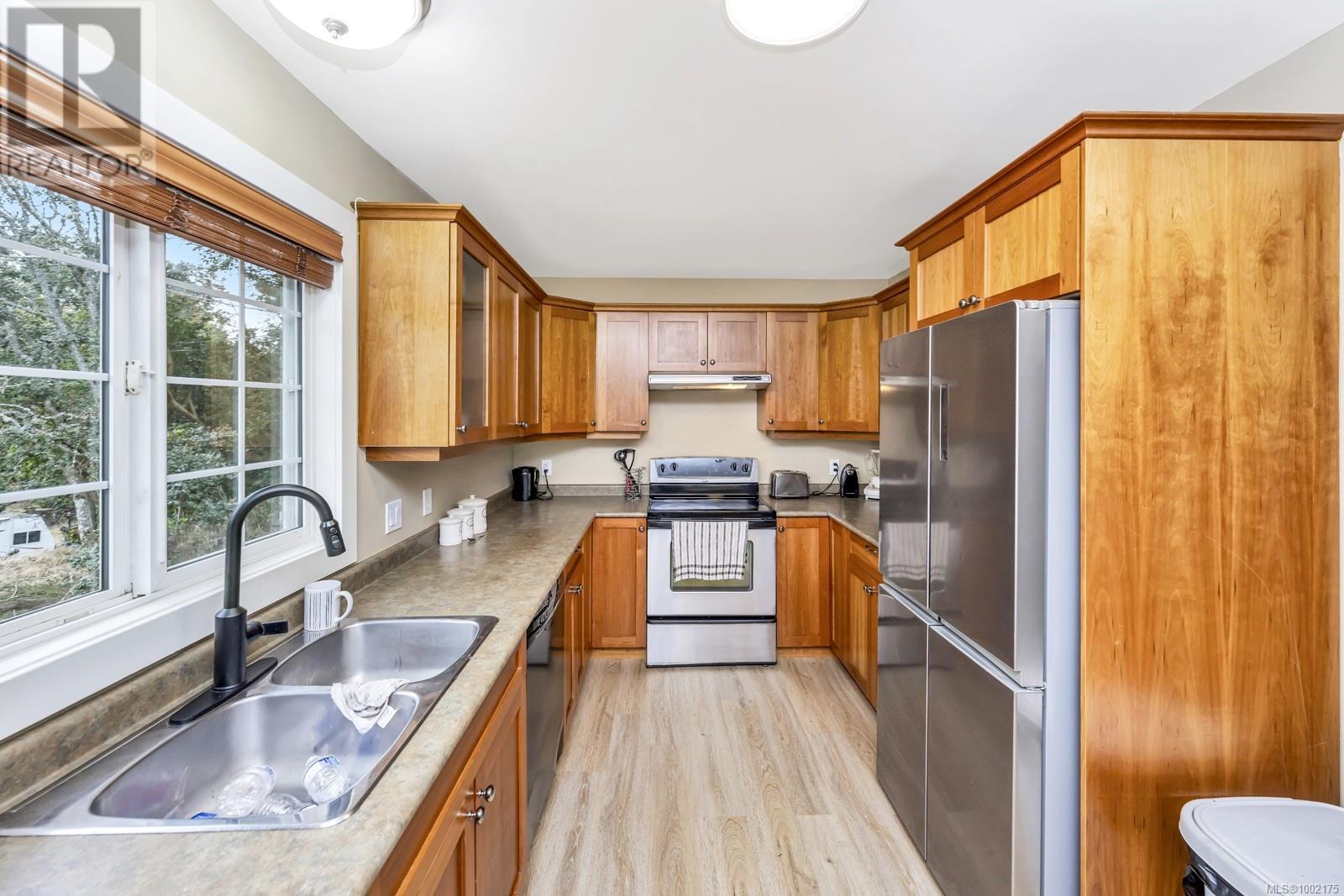Property at 2586 Rainville Rd image 3