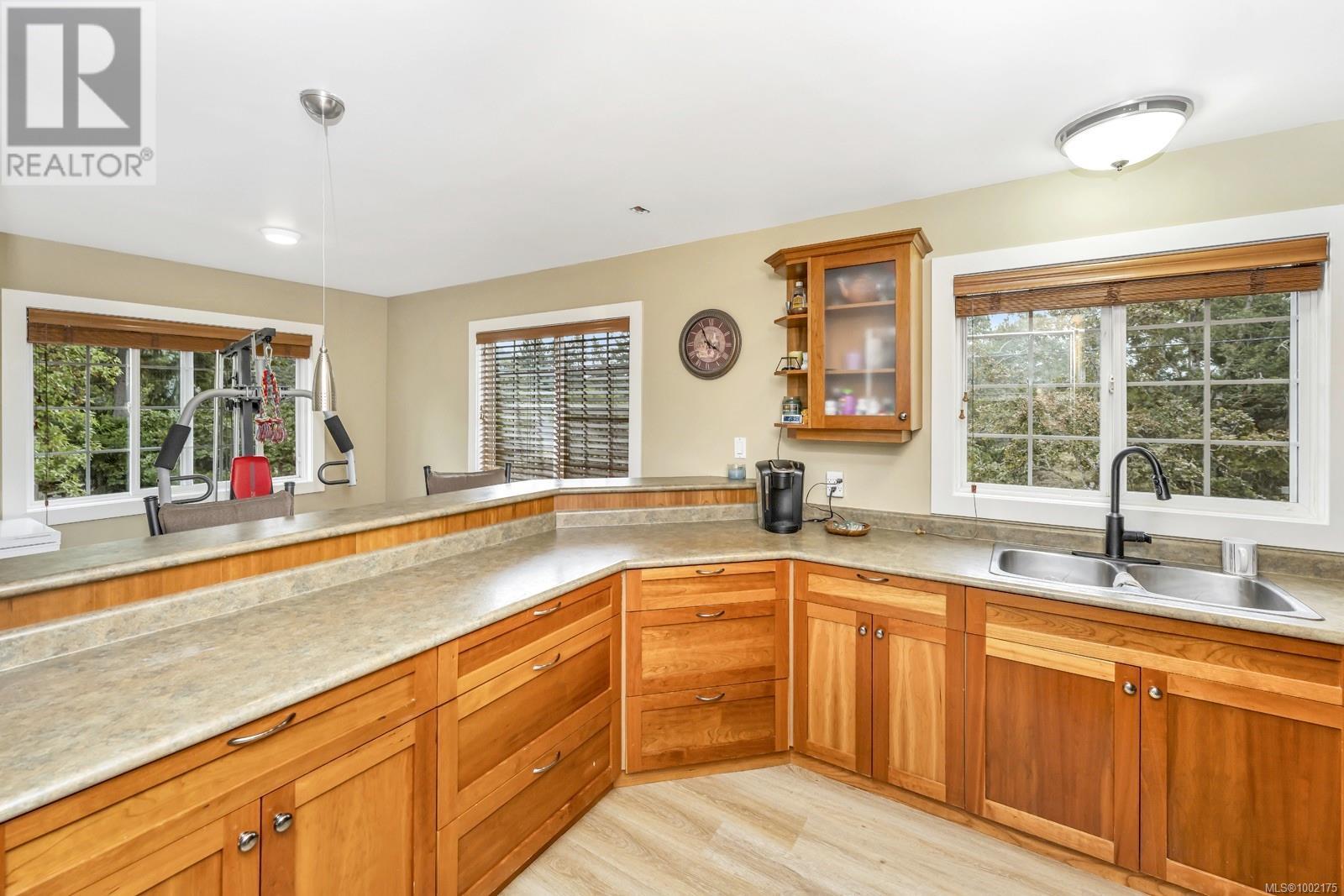 Property at 2586 Rainville Rd image 4