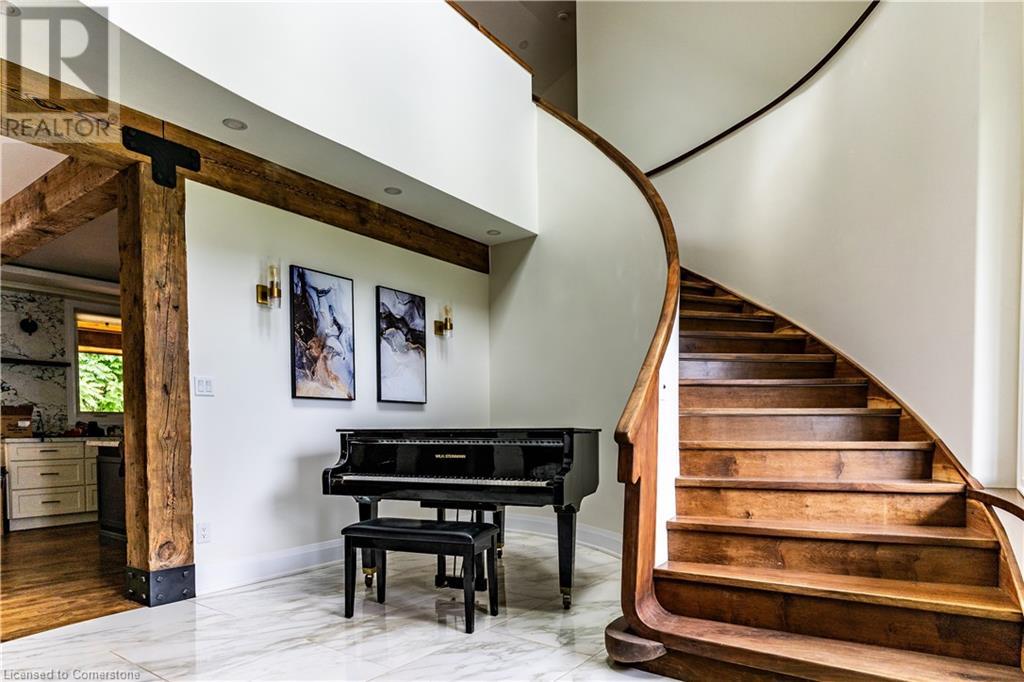 2019 Dundas Street, Burlington, Ontario  L7P 0S8 - Photo 4 - 40694527