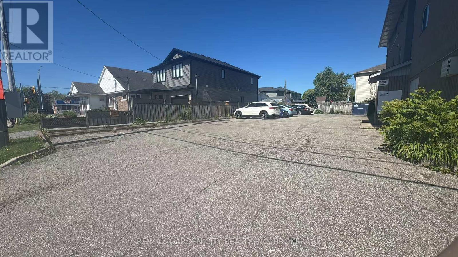 201 - 210 Pelham Road, St. Catharines (Western Hill), Ontario  L2S 1W9 - Photo 6 - X12194793