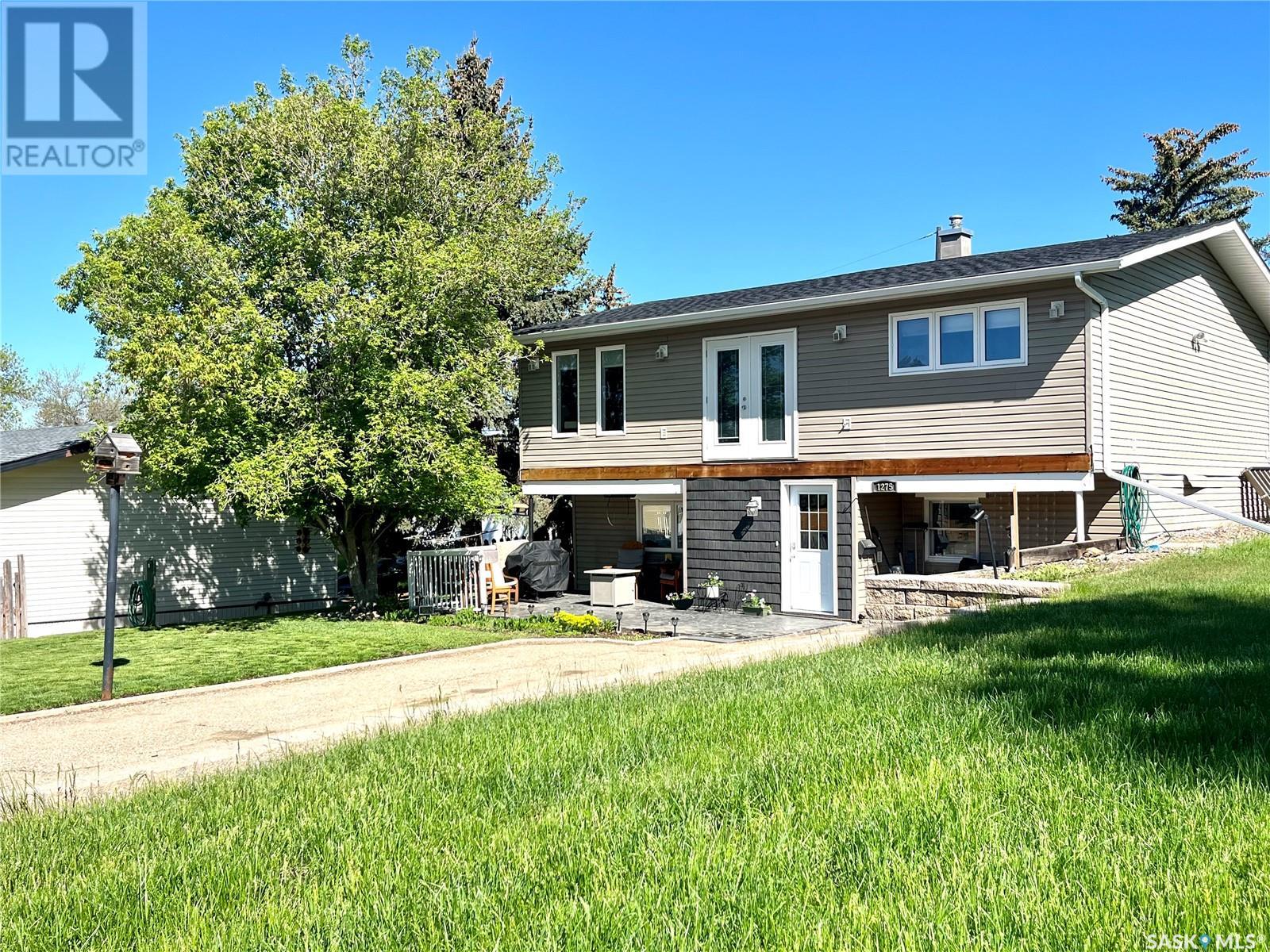Property at 1275 Sidney STREET E image 2