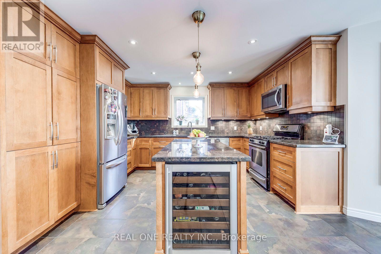 2350 Deer Run Avenue, Oakville (Fd Ford), Ontario  L6J 6K6 - Photo 10 - W12188145