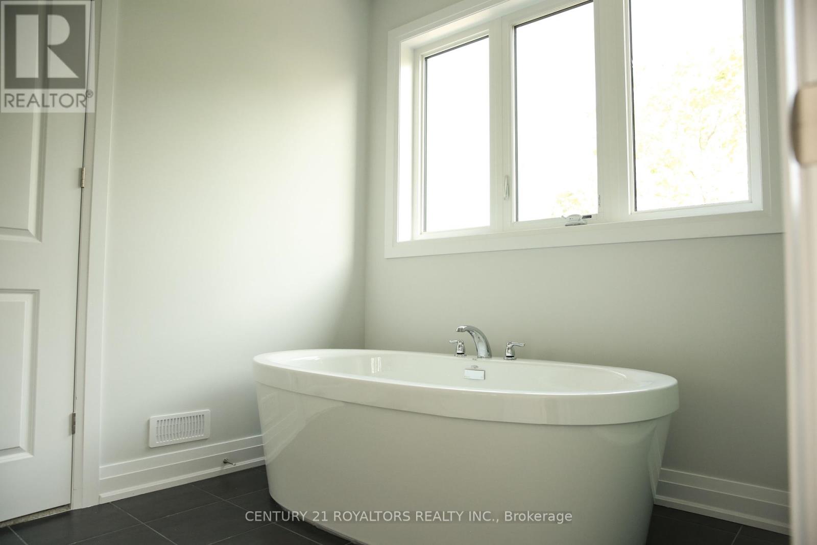 137 Harwood Avenue, Woodstock, Ontario  N4T 0P8 - Photo 14 - X12185306