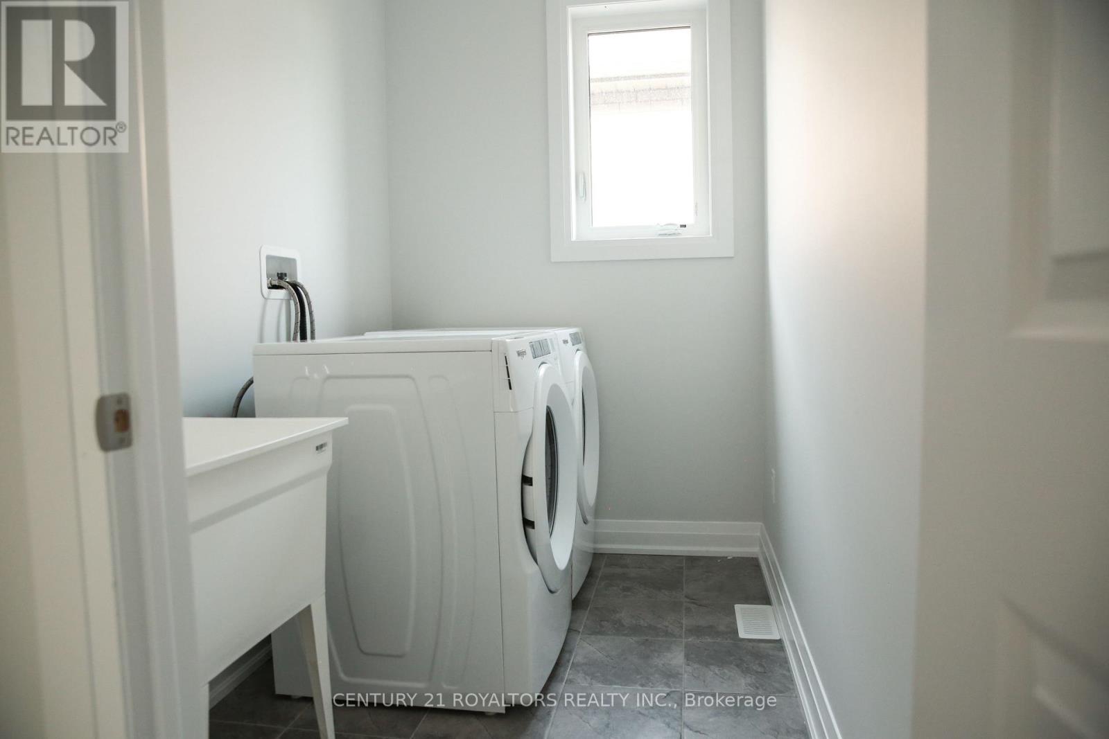 137 Harwood Avenue, Woodstock, Ontario  N4T 0P8 - Photo 17 - X12185306