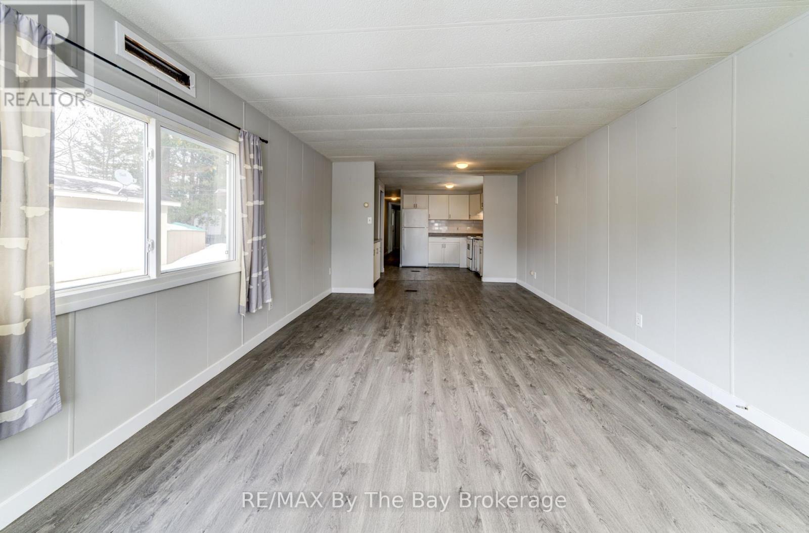 50 Georgian Glen Drive, Wasaga Beach, Ontario L9Z 1K7 - Photo 6 - S12010959