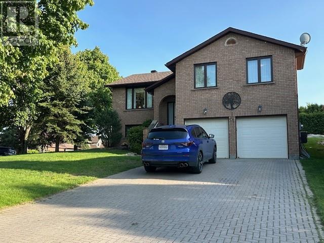 Property at 61 Crater Crescent image 1