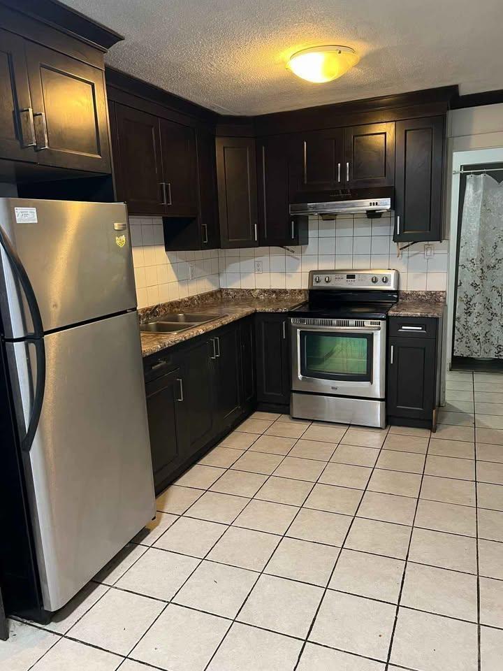 Property at 7117 134 A STREET image 5