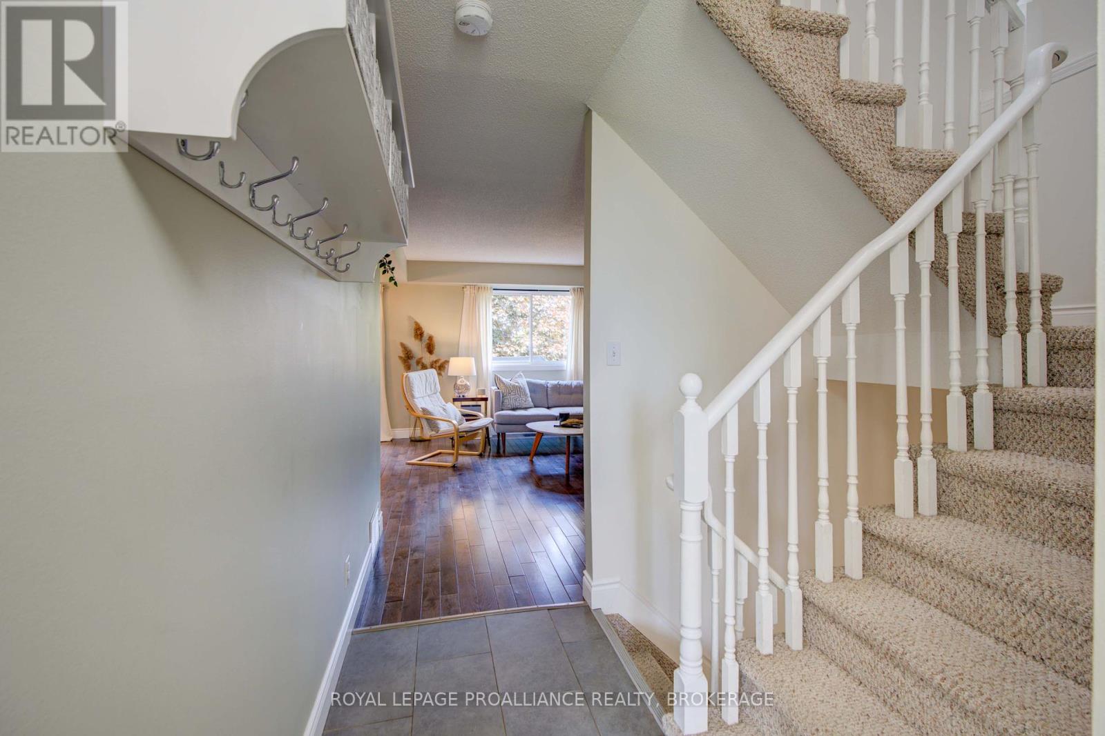 594 Whistler Terrace, Kingston (East Gardiners Rd), Ontario  K7M 8K4 - Photo 6 - X12194797