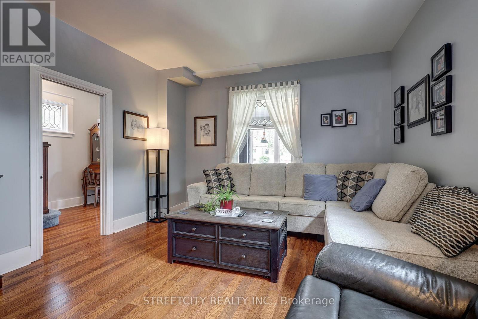 76 Fairview Avenue, St. Thomas, Ontario  N5R 4X6 - Photo 10 - X12194579