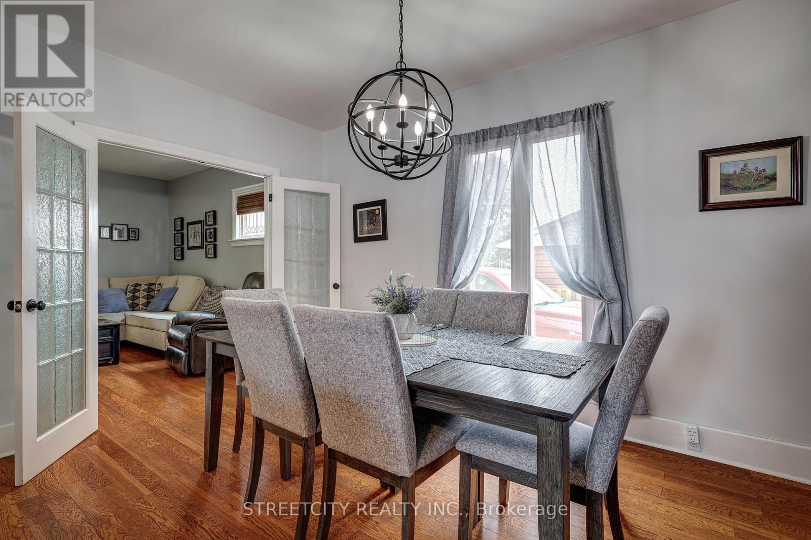 76 Fairview Avenue, St. Thomas, Ontario  N5R 4X6 - Photo 14 - X12194579