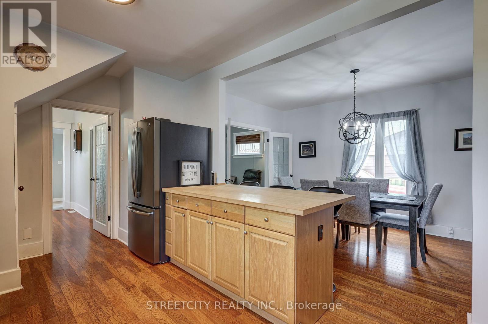 76 Fairview Avenue, St. Thomas, Ontario  N5R 4X6 - Photo 19 - X12194579