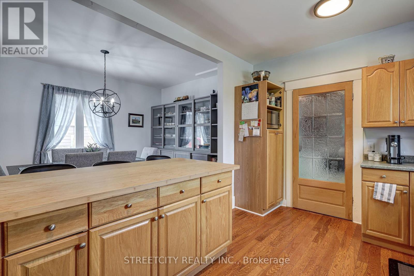 76 Fairview Avenue, St. Thomas, Ontario  N5R 4X6 - Photo 21 - X12194579