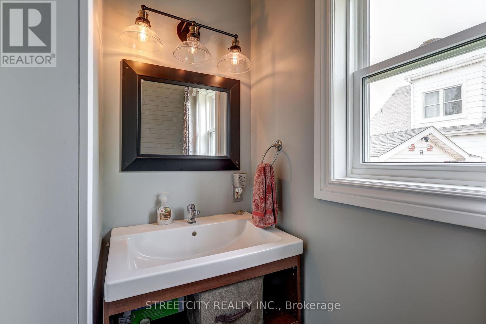 76 Fairview Avenue, St. Thomas, Ontario  N5R 4X6 - Photo 23 - X12194579