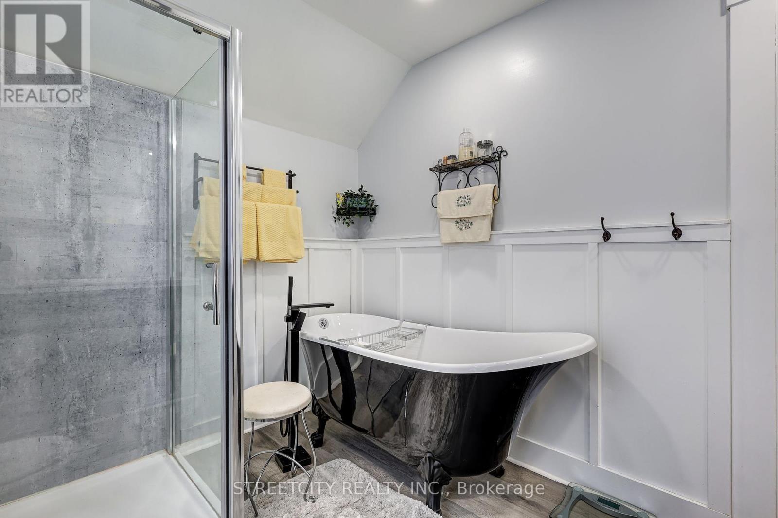76 Fairview Avenue, St. Thomas, Ontario  N5R 4X6 - Photo 32 - X12194579