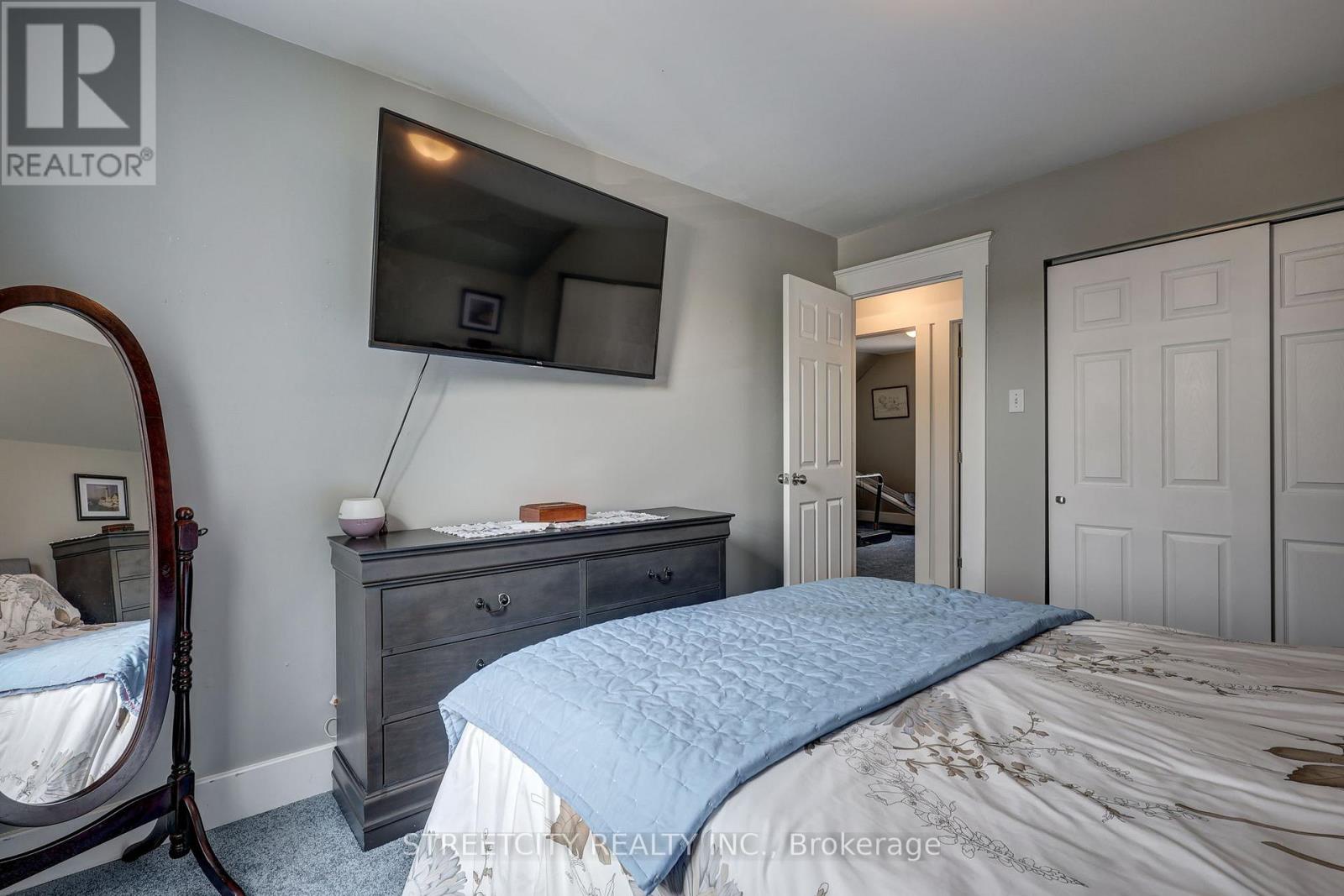 76 Fairview Avenue, St. Thomas, Ontario  N5R 4X6 - Photo 36 - X12194579