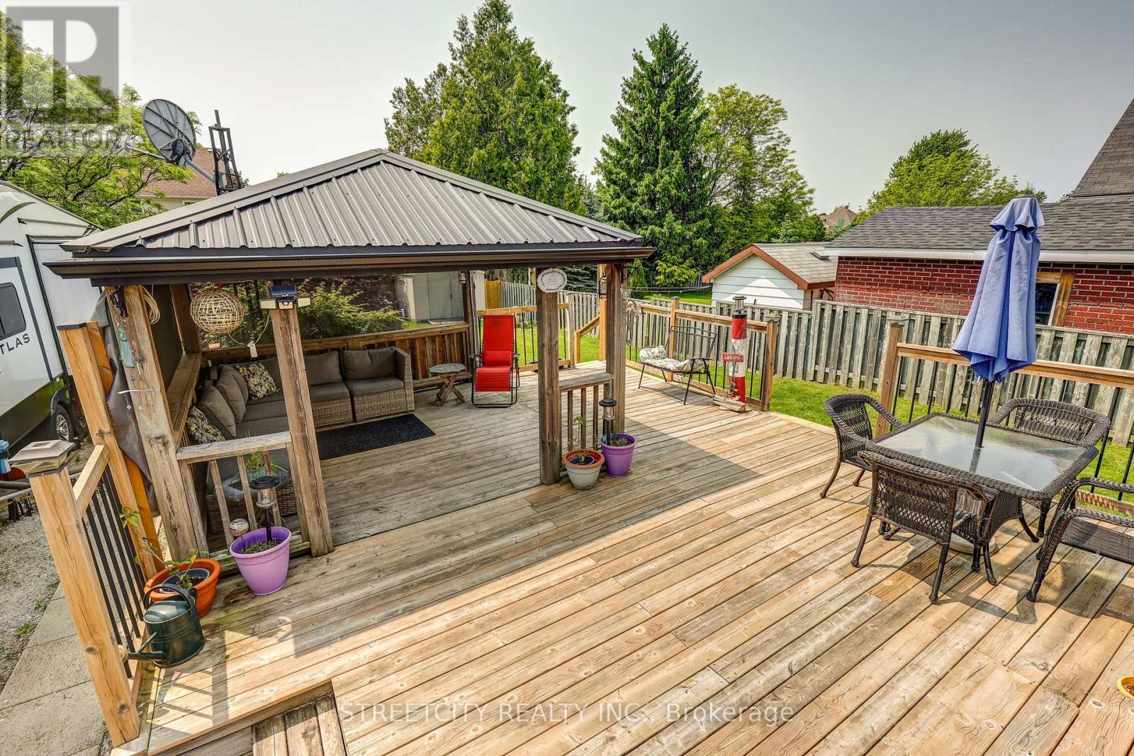 76 Fairview Avenue, St. Thomas, Ontario  N5R 4X6 - Photo 45 - X12194579