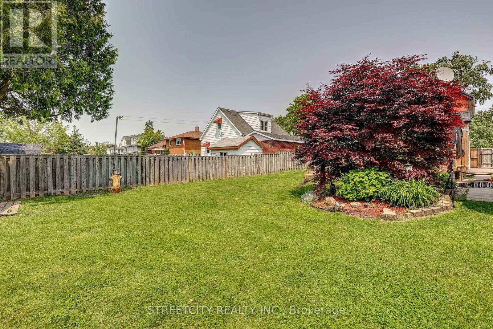 76 Fairview Avenue, St. Thomas, Ontario  N5R 4X6 - Photo 49 - X12194579