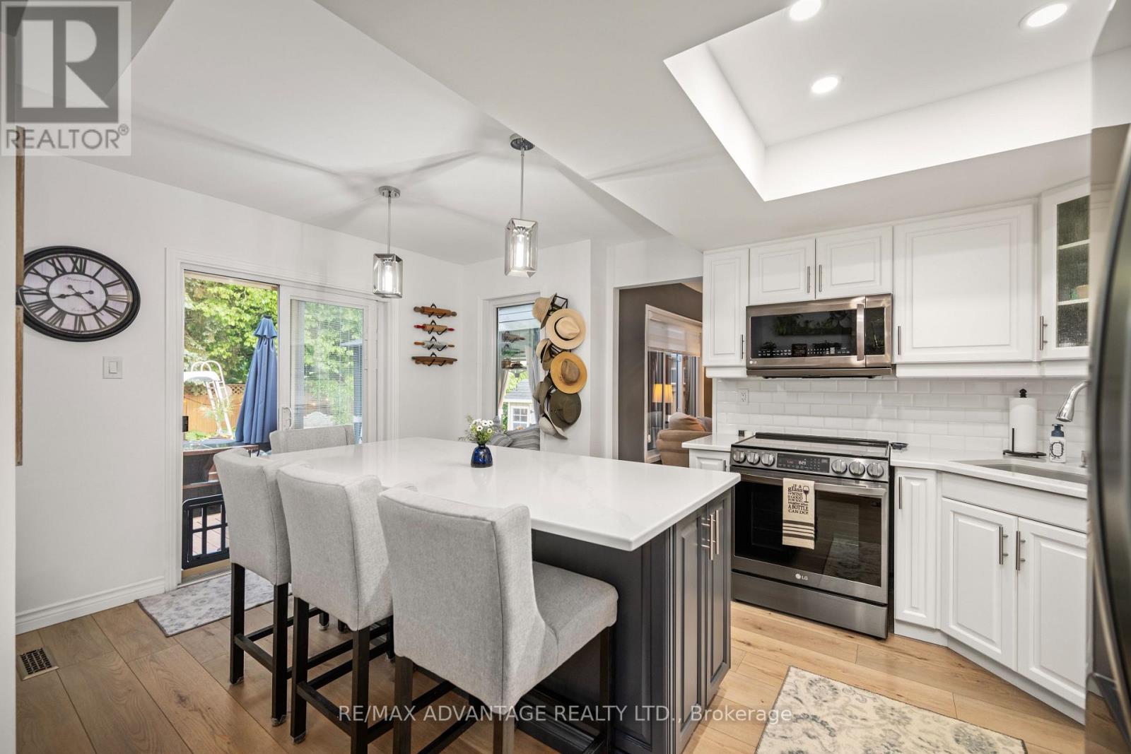 Photo 5 of 43 for 1634 Phillbrook Drive