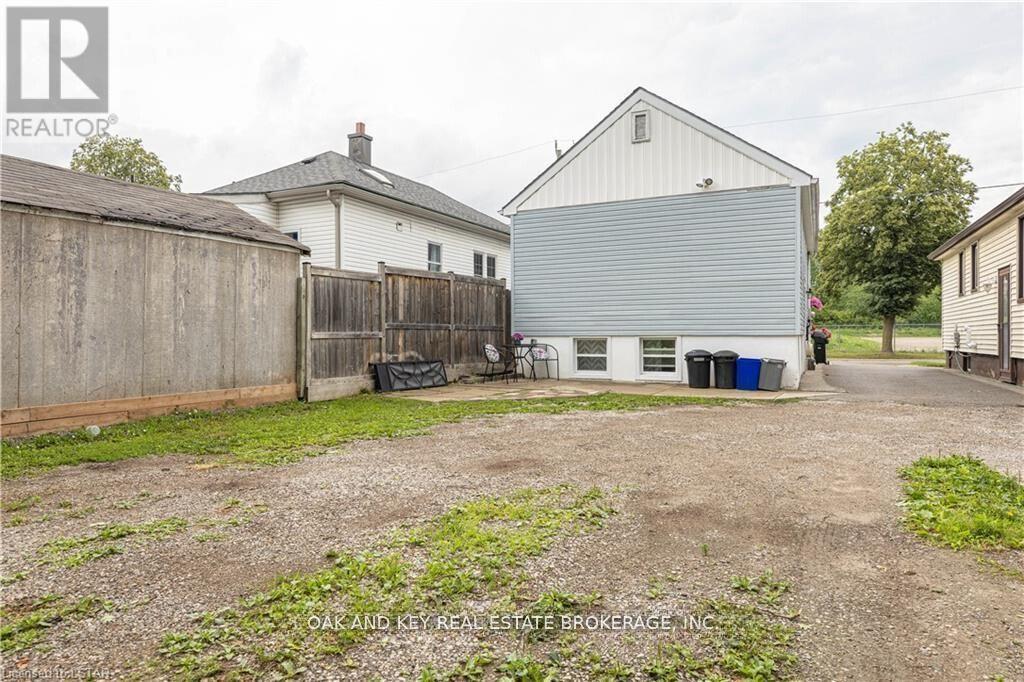 Photo 11 of 12 for 487 Burbrook Place
