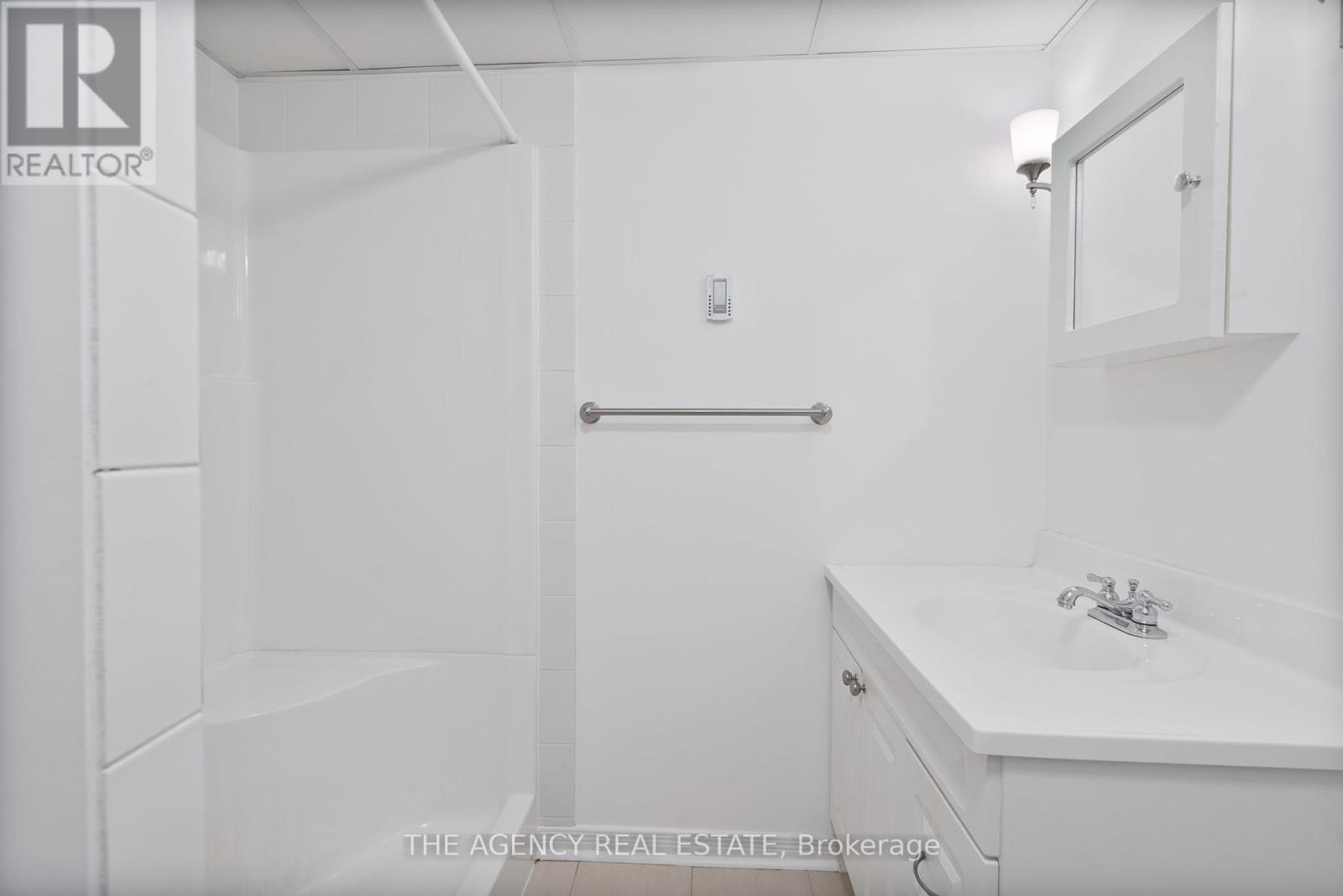 38 Hunt Village Crescent, London North, Ontario  N6H 4A3 - Photo 28 - X12194852