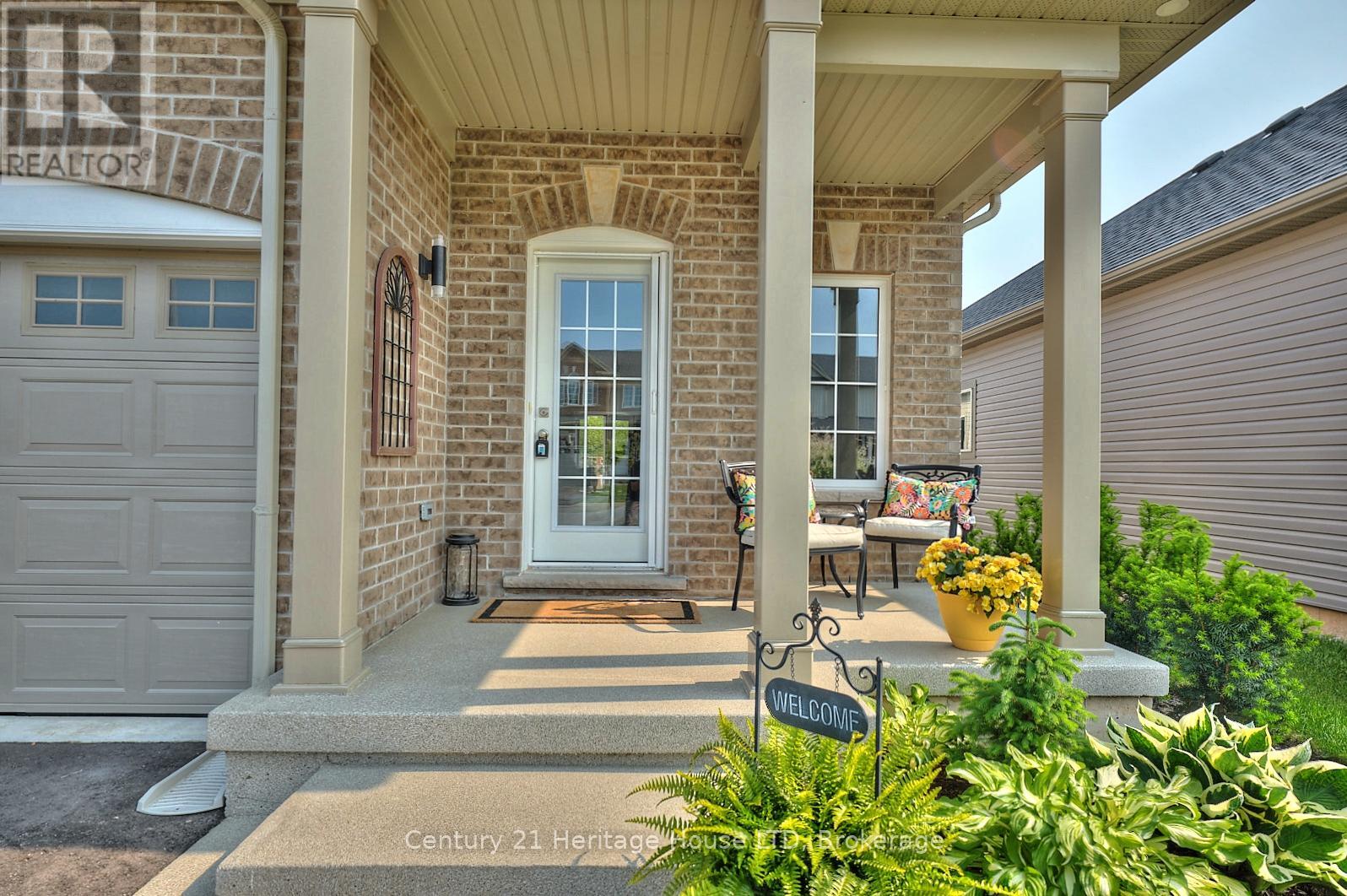 394 Hummel Crescent, Fort Erie (Lakeshore), Ontario  L2A 0E8 - Photo 2 - X12067036