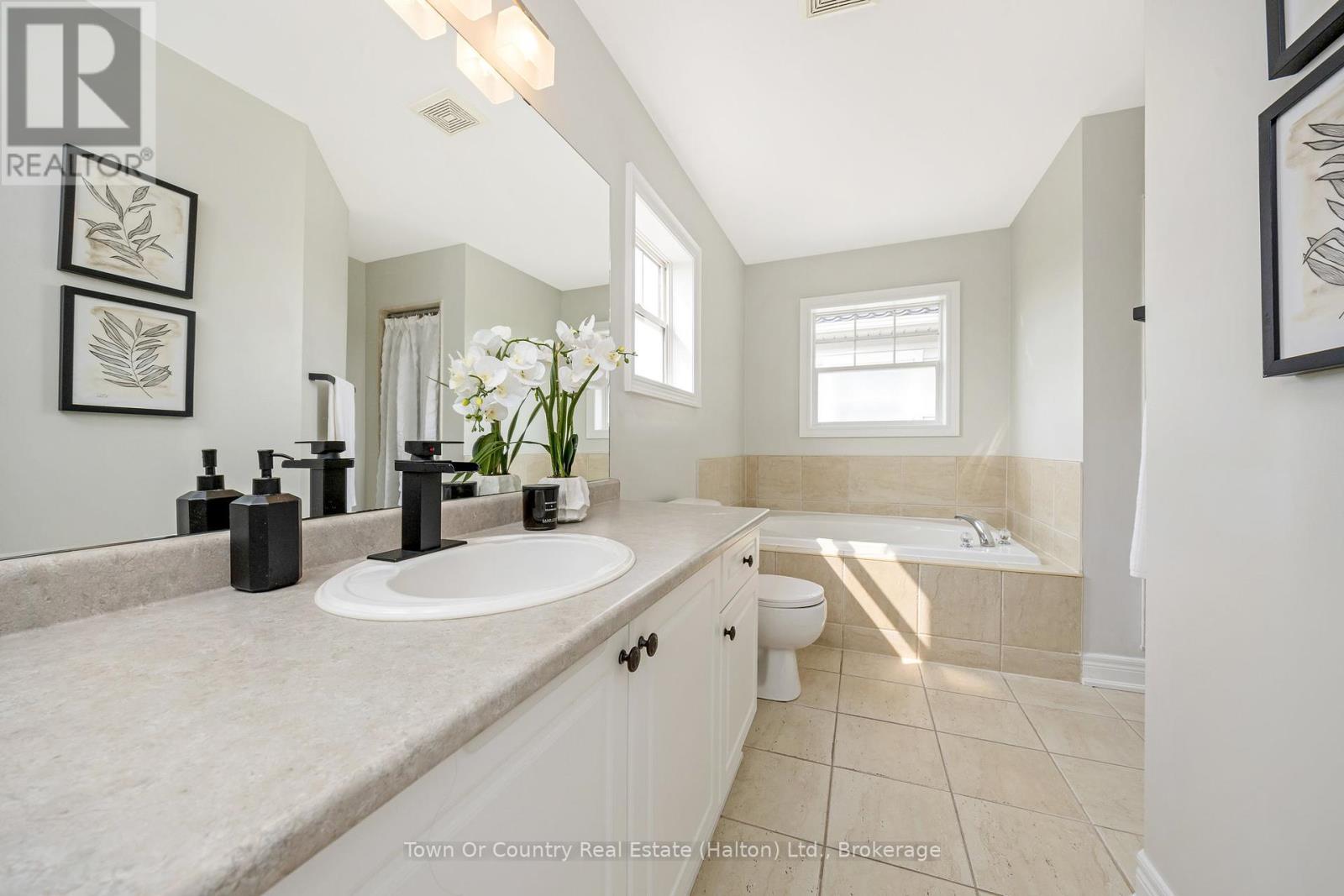 92 Somerville Road, Halton Hills, Ontario  L7J 2Z6 - Photo 23 - W12194765