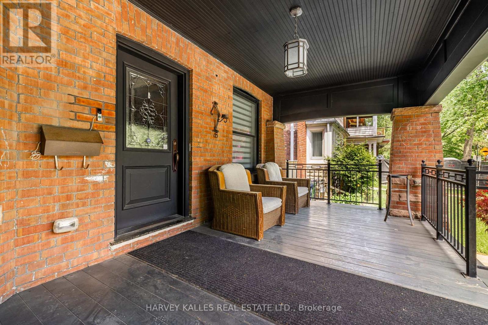 386 Palmerston Boulevard, Toronto (Palmerston-Little Italy), Ontario  M6G 2N6 - Photo 3 - C12194571