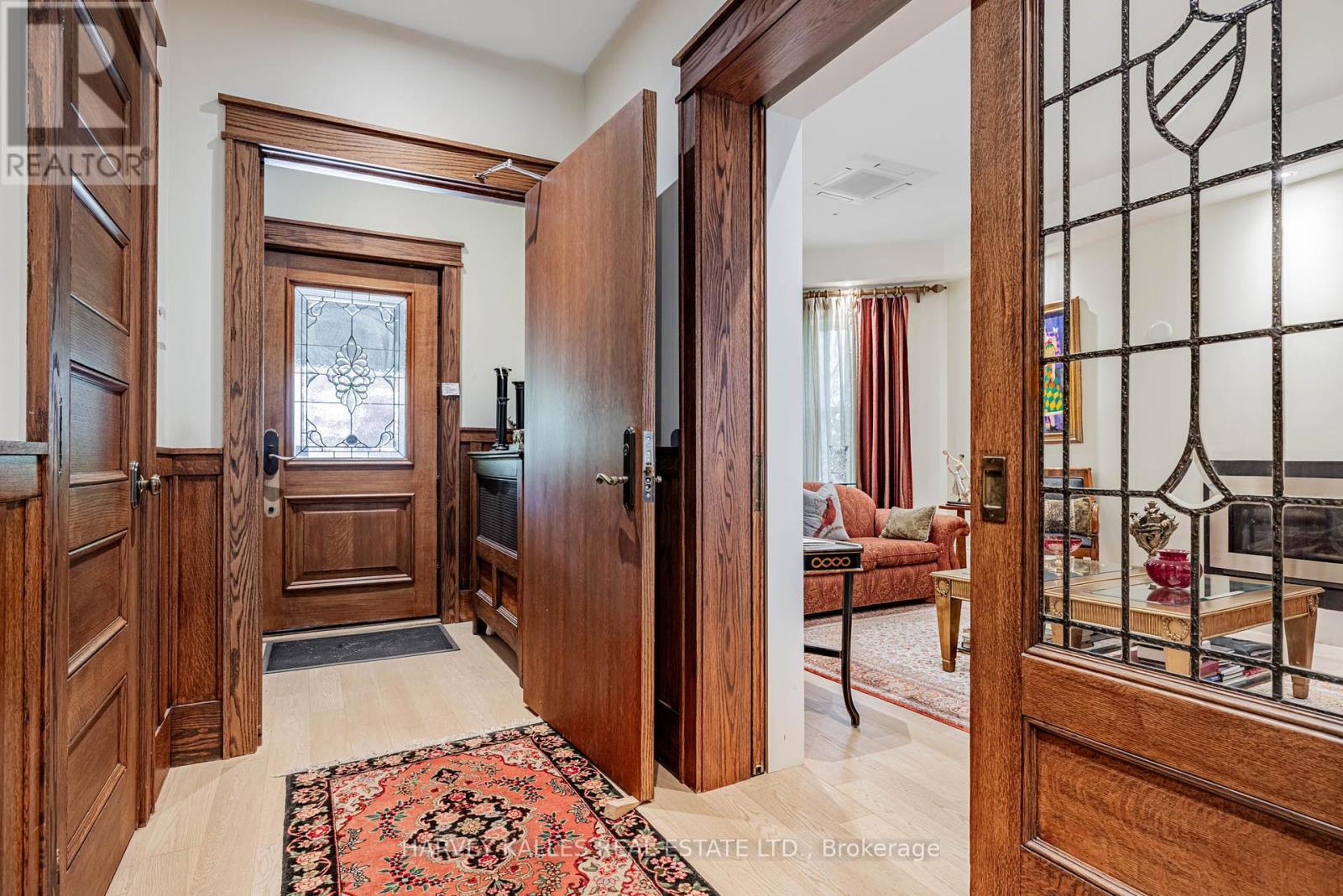 386 Palmerston Boulevard, Toronto (Palmerston-Little Italy), Ontario  M6G 2N6 - Photo 4 - C12194571