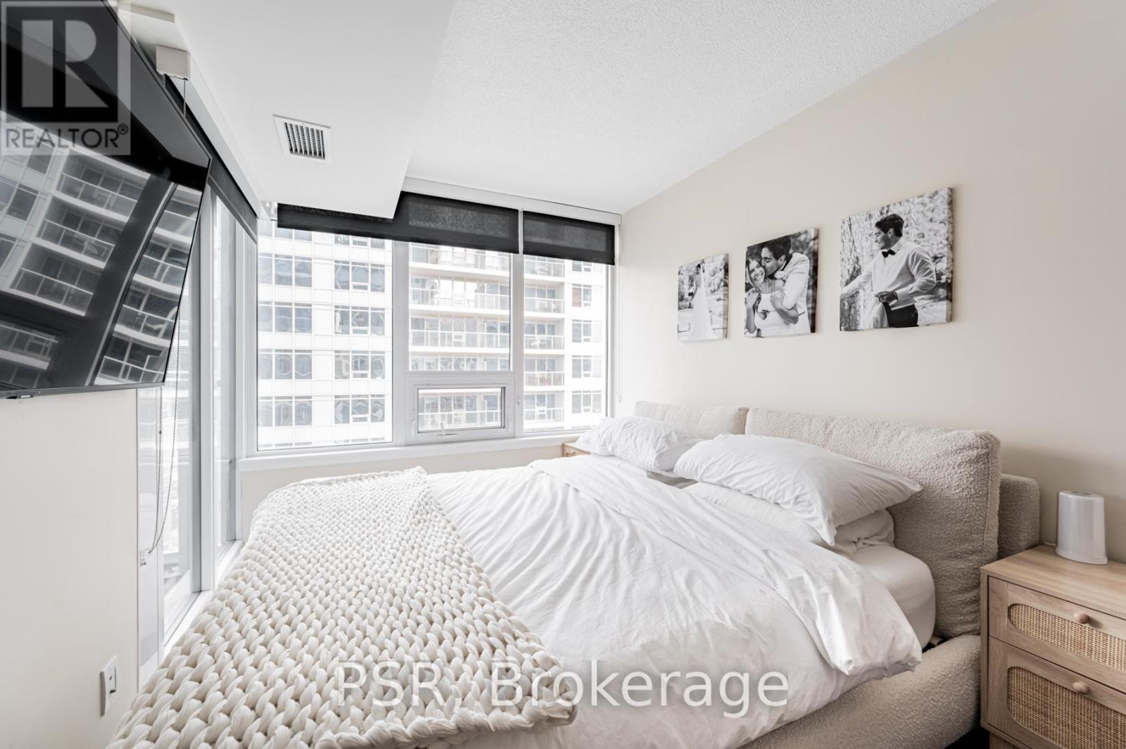 2310 - 19 Bathurst Street, Toronto, Ontario  M5V 0N2 - Photo 10 - C12194575