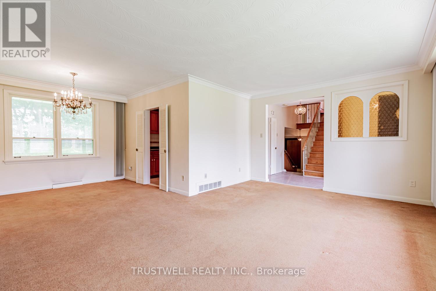 29 Whittaker Crescent, Toronto, Ontario  M2K 1K7 - Photo 8 - C12194630