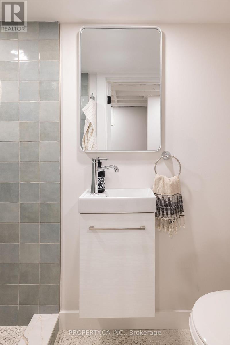 40 Ivy Avenue, Toronto, Ontario  M4L 2H7 - Photo 37 - E12194582