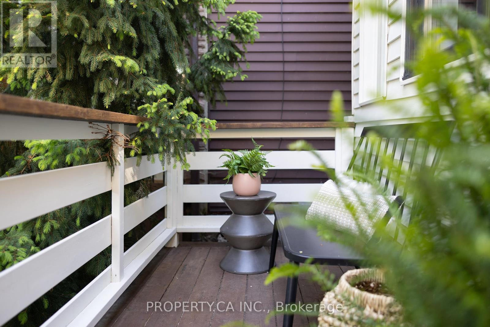 40 Ivy Avenue, Toronto, Ontario  M4L 2H7 - Photo 4 - E12194582