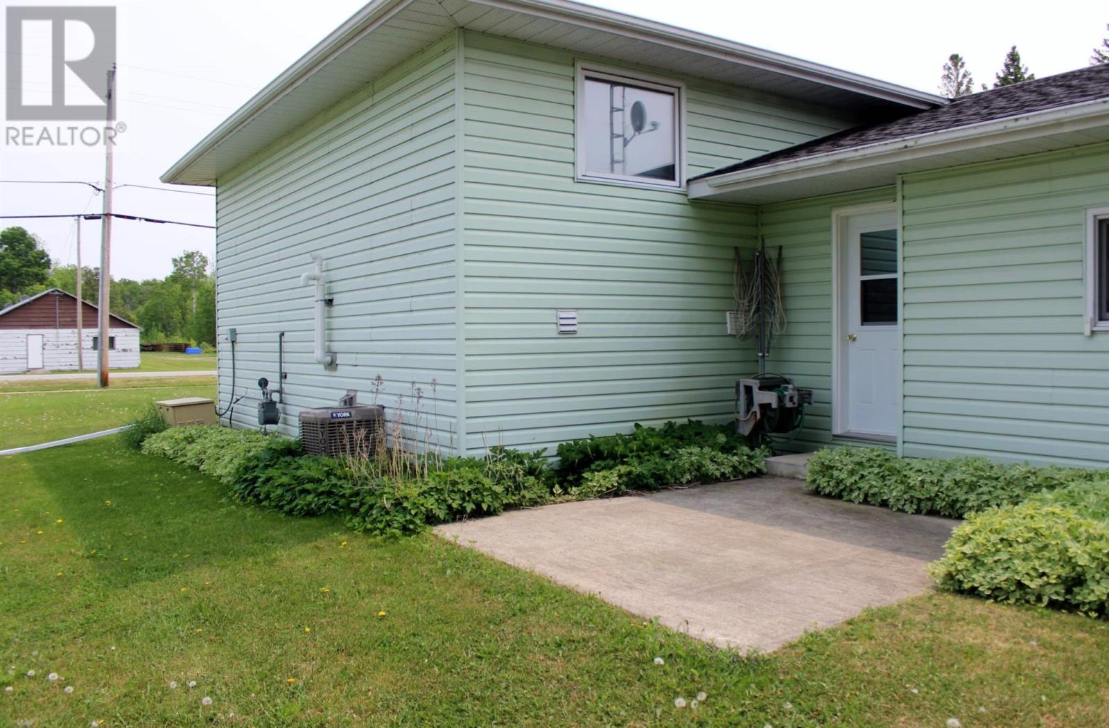 8 Campbell St, Stratton, Ontario  P0W 1N0 - Photo 11 - TB251508
