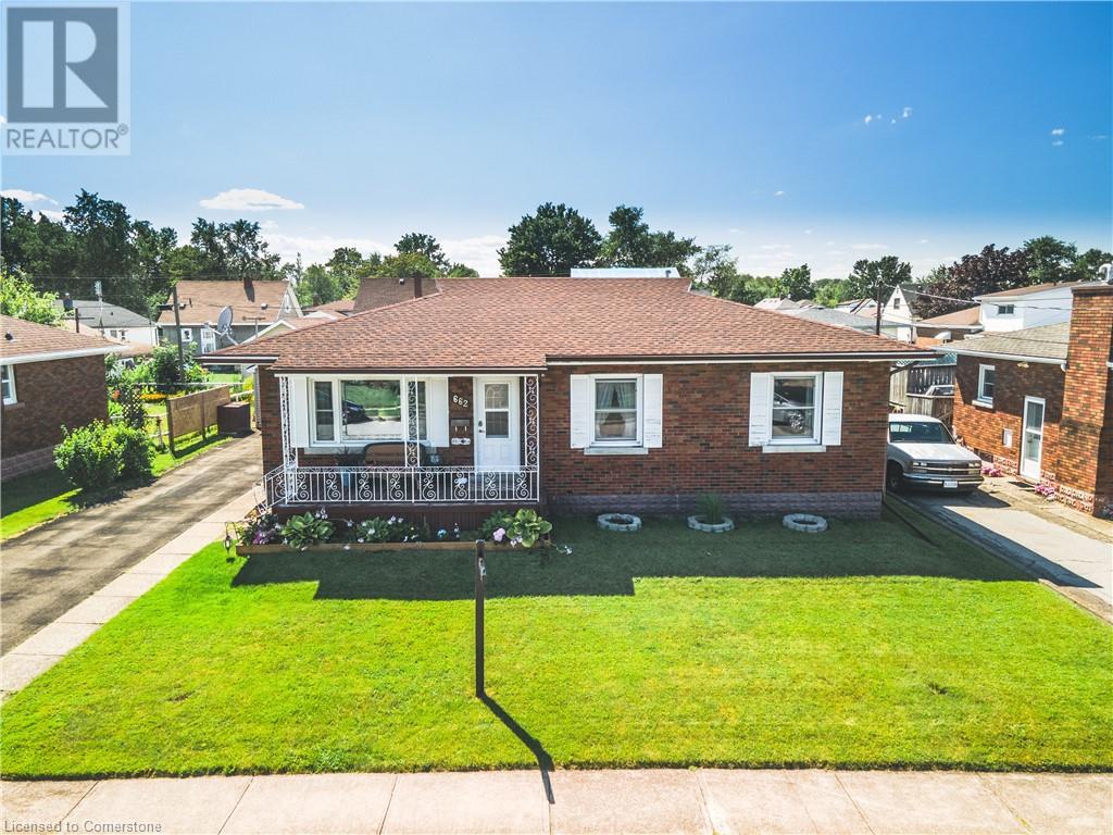 Property at 662 HARRIET Street image 2