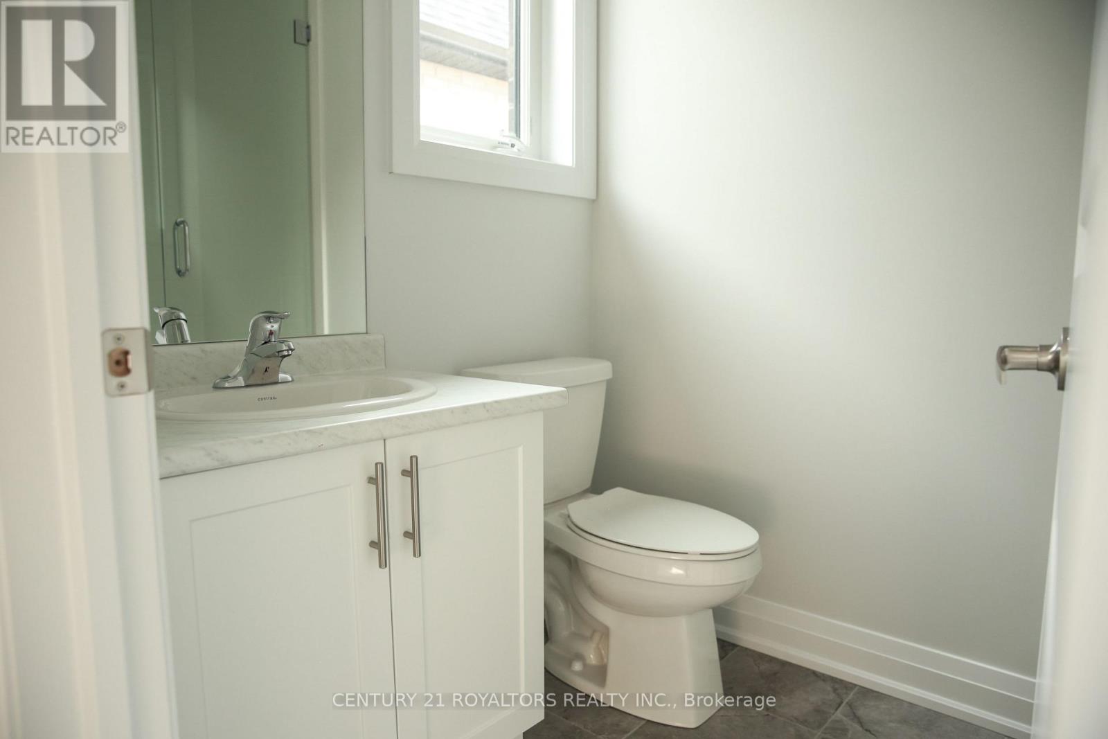 137 Harwood Avenue, Woodstock, Ontario  N4T 0P8 - Photo 3 - X12185304