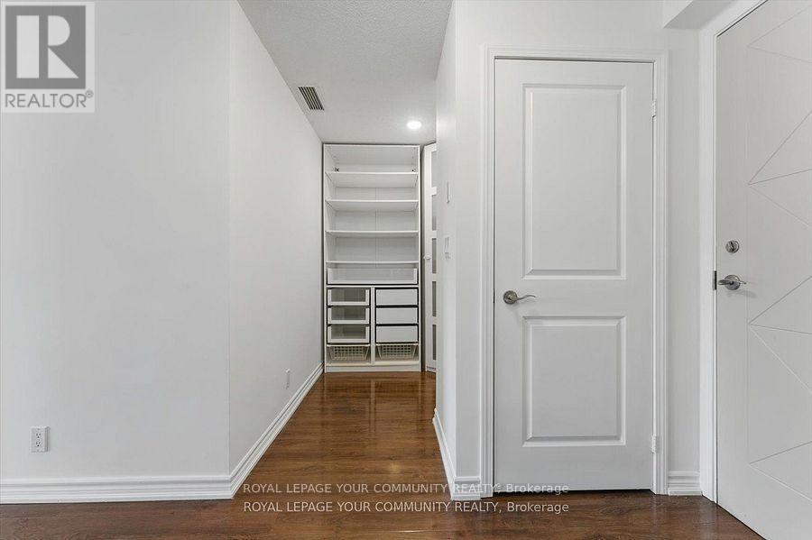 214 - 18 Harding Boulevard, Richmond Hill, Ontario  L4C 0T3 - Photo 3 - N12194581