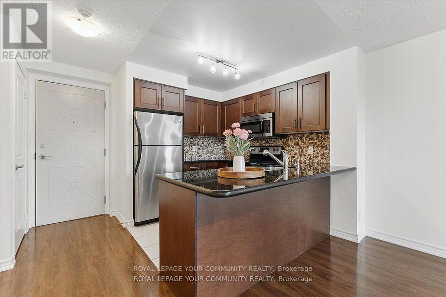 214 - 18 Harding Boulevard, Richmond Hill, Ontario  L4C 0T3 - Photo 8 - N12194581