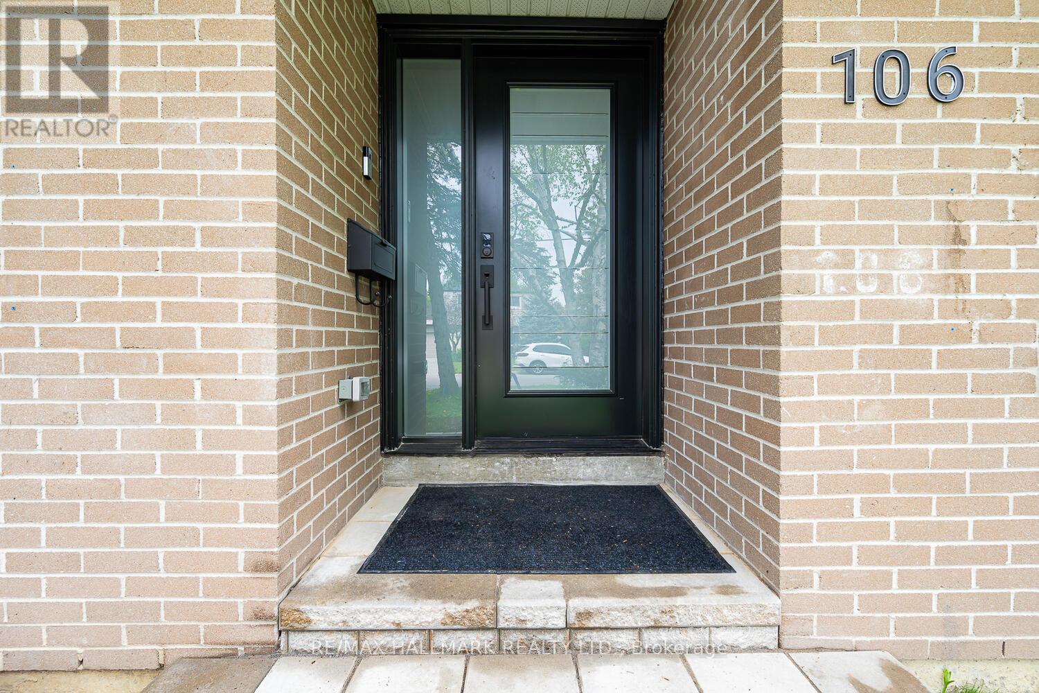 106 Woodpark Place, Newmarket, Ontario  L3Y 3P6 - Photo 3 - N12194593