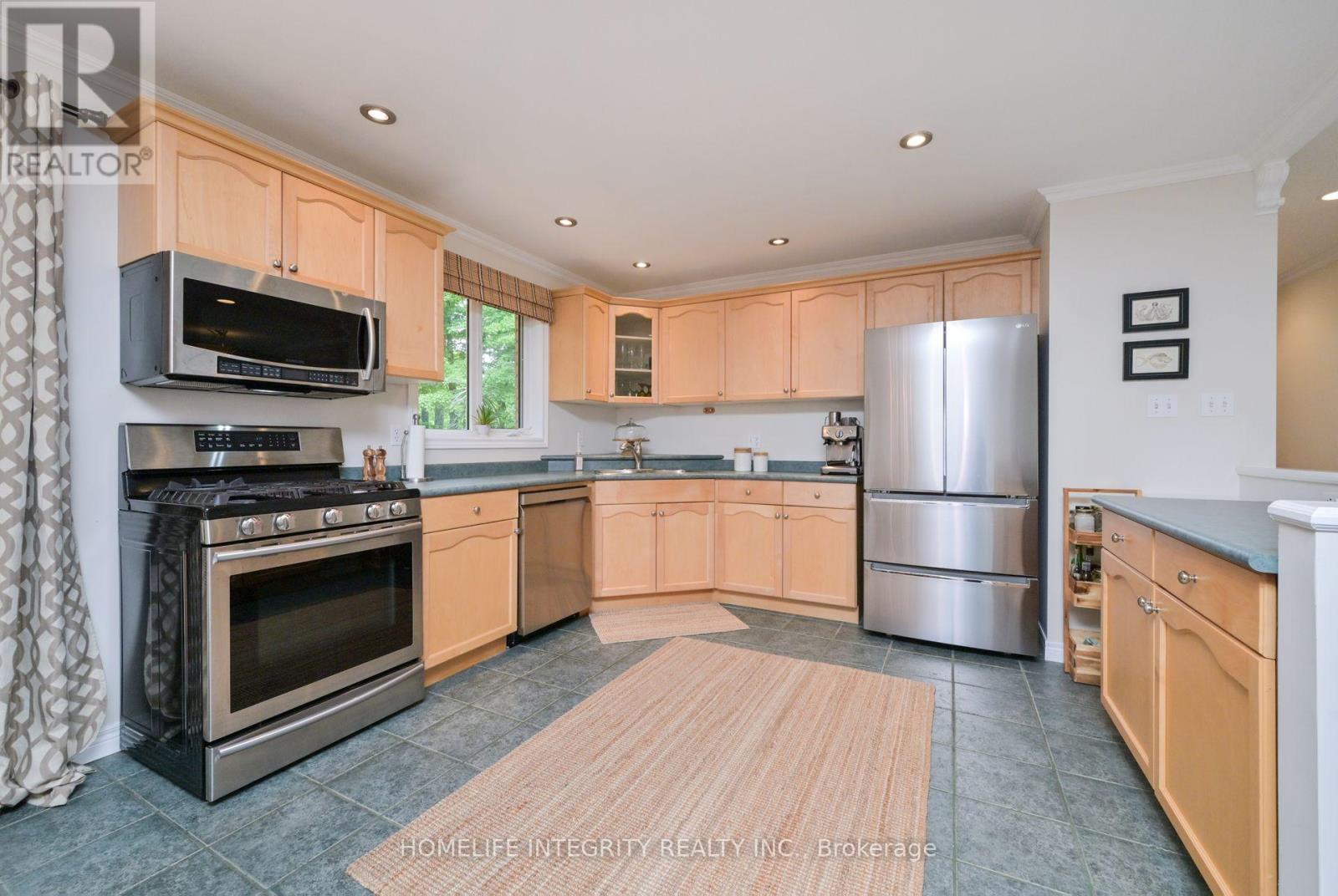 44 Pine Park Boulevard, Adjala-Tosorontio, Ontario  L0M 1J0 - Photo 11 - N12194620