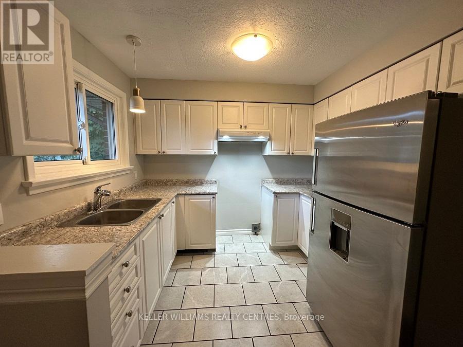 Upper - 20 Queen Street, Barrie, Ontario  L4M 1Z1 - Photo 9 - S12194616
