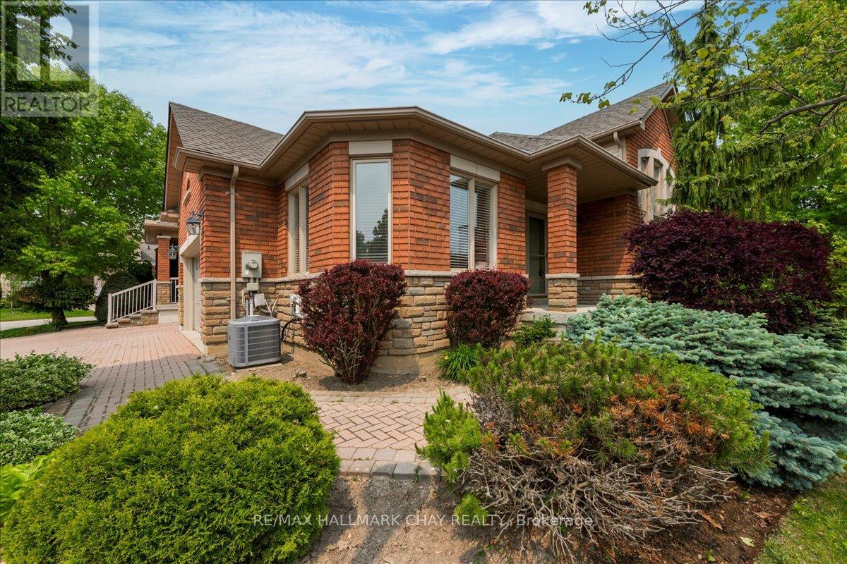 17 Artisan Lane, New Tecumseth (Alliston), Ontario  L9R 2E3 - Photo 3 - N12183880